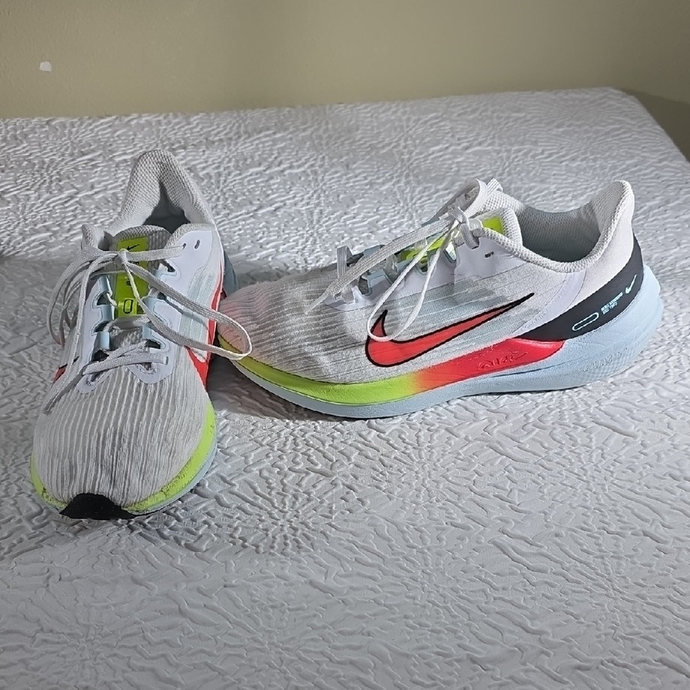Nike Air Winflo 9 Women's Running Shoes‎ White Bright Crimson Size 9